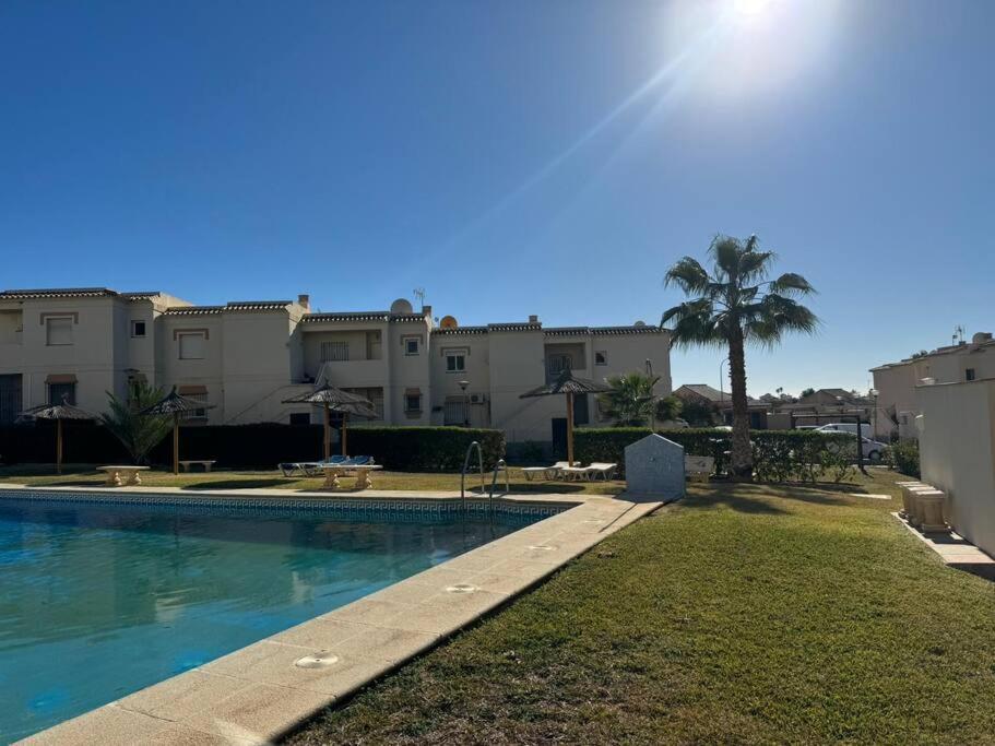Nuevo Deluxe & Piscina *