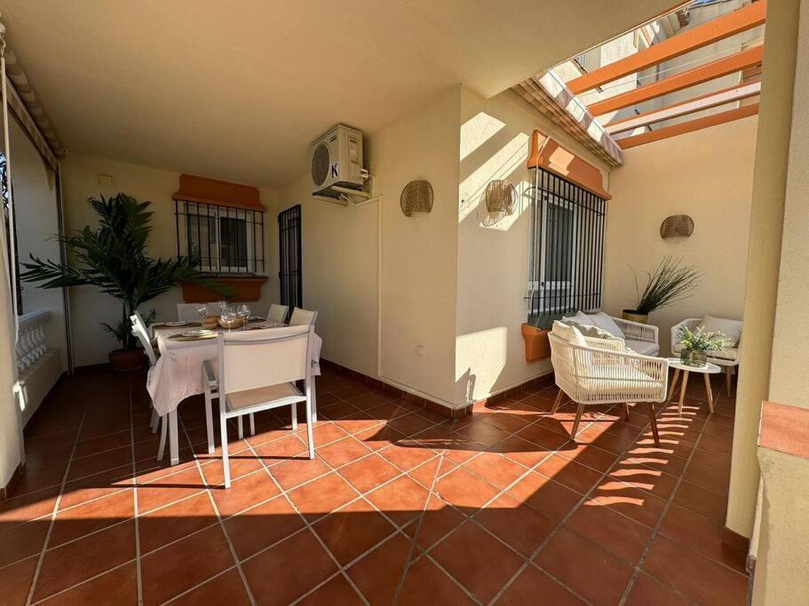 Nuevo Deluxe & Piscina * Torrox